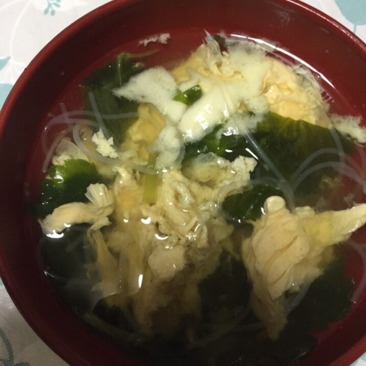 小かぶの葉っぱで彩り(*^^*)卵の春雨スープ☆